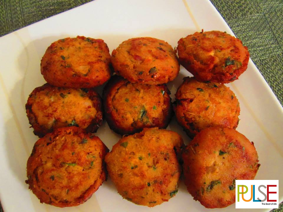 Simply Cook Looking by Azma